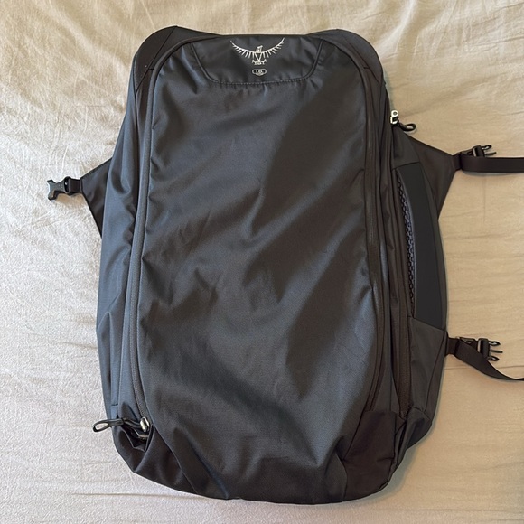 Osprey FairView 40 Travel Backpack - Picture 2 of 6